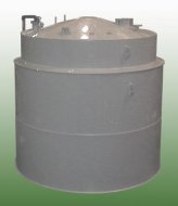 Plastic storage tank with doubled jacket